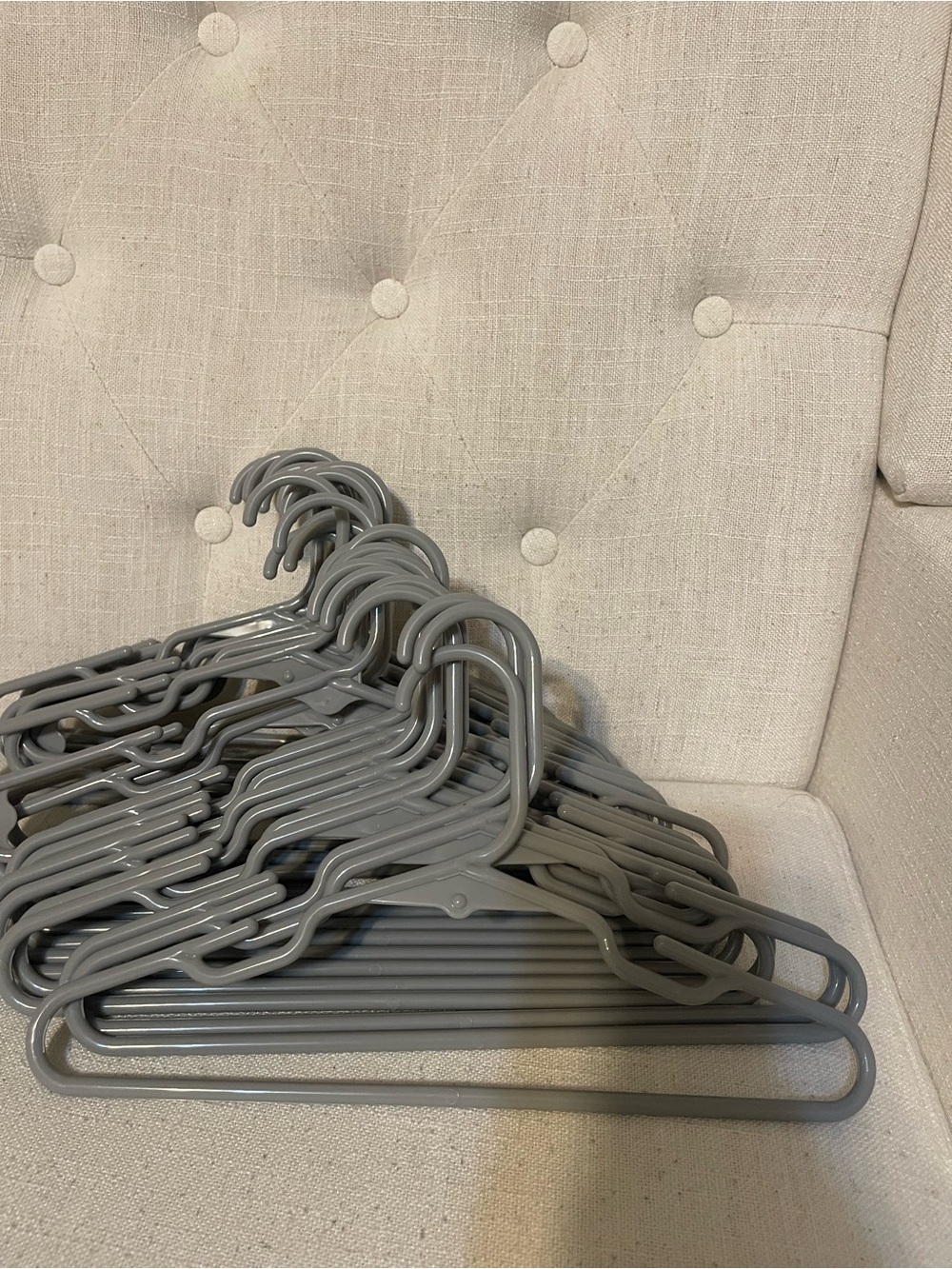 24 Gray Plastic Clothing Hangers - Pack